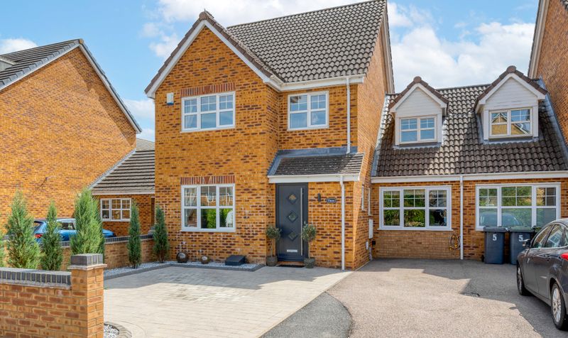 4 Bedroom House For Sale – Station Close, Henlow, SG16