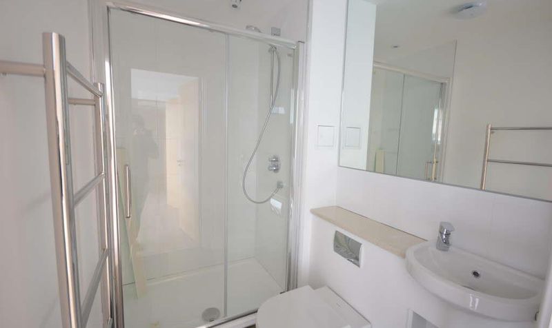 East Street, Jukes House, KT17