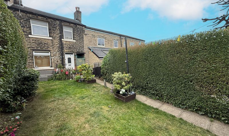 Dryclough Road, Huddersfield, HD4