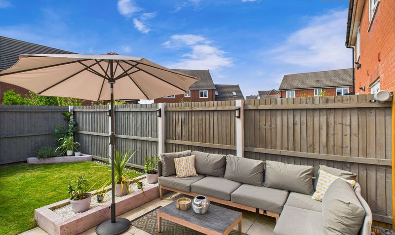 Garrison Close, Saighton, CH3