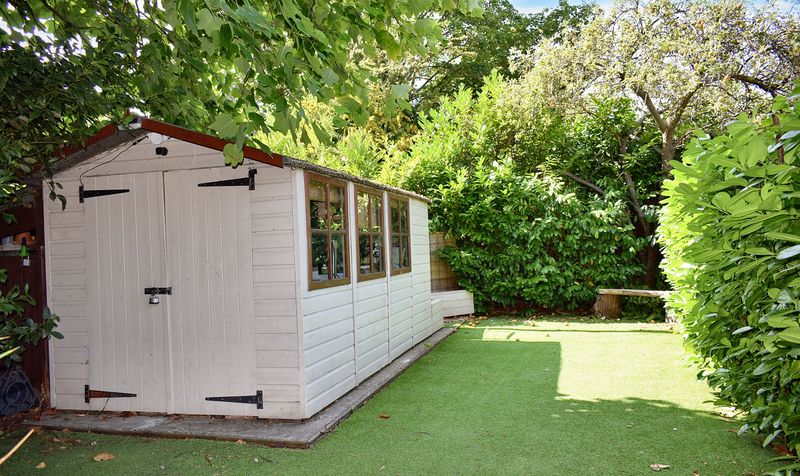 Pikes Hill, Epsom, KT17