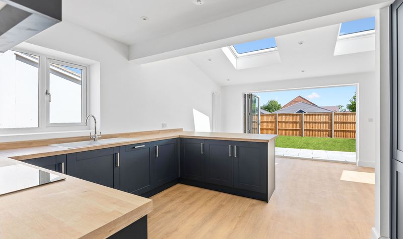 3 Bedroom House For Sale – Broad Street, Clifton, SG17 2