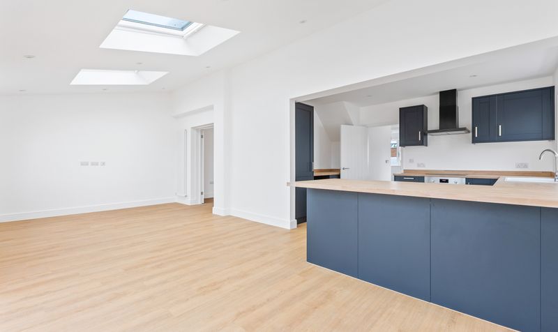 3 Bedroom House For Sale – Broad Street, Clifton, SG17 3