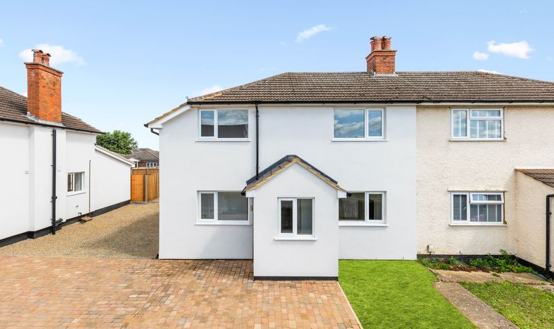 3 Bedroom House For Sale – Broad Street, Clifton, SG17