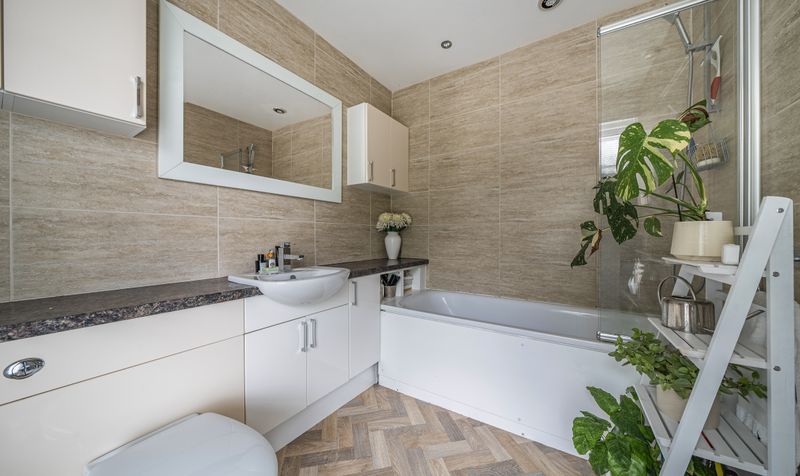 Highridge Close, Epsom, KT18