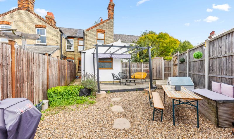 3 Bedroom House For Sale – Woolgrove Road, Hitchin, SG4 3