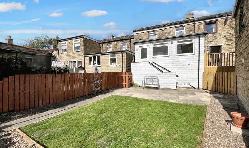 Wakefield Road, Lepton, HD8