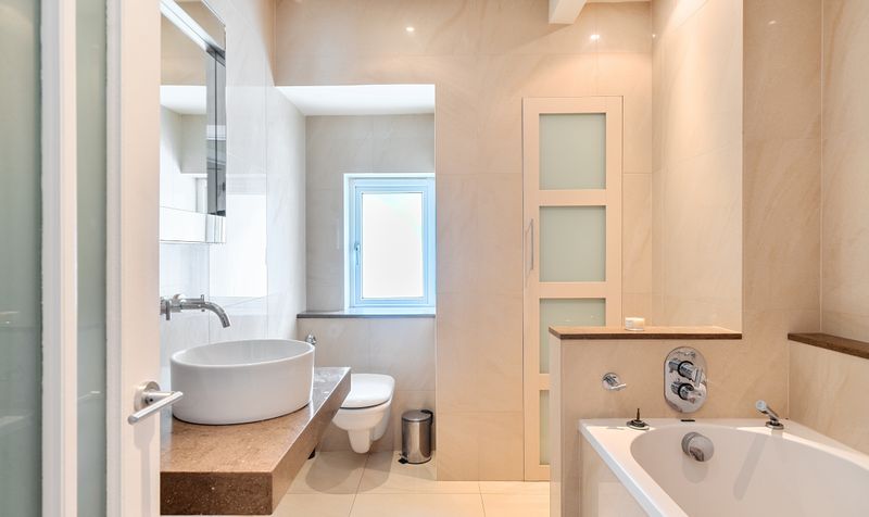 Hylands Close, Epsom, KT18