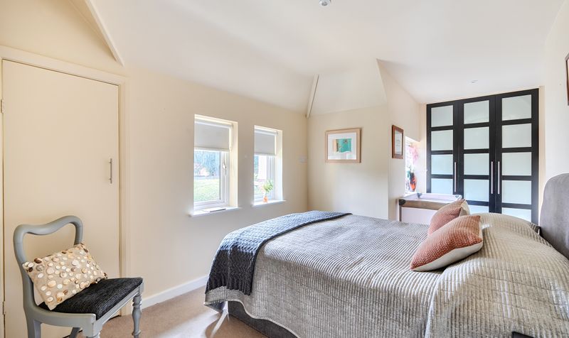 Hylands Close, Epsom, KT18