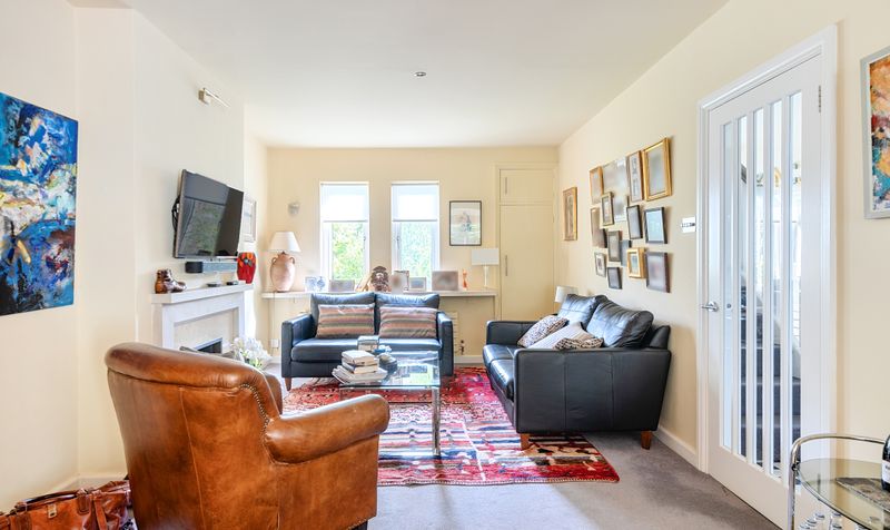 Hylands Close, Epsom, KT18