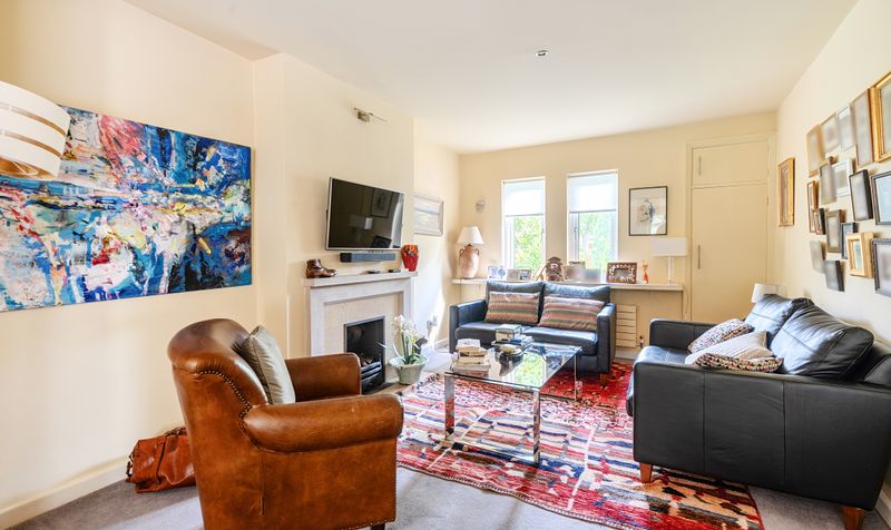 Hylands Close, Epsom, KT18