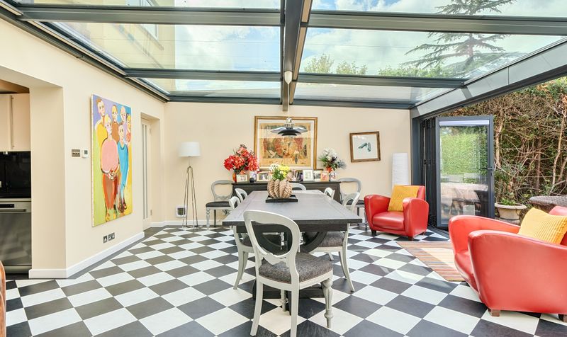 Hylands Close, Epsom, KT18