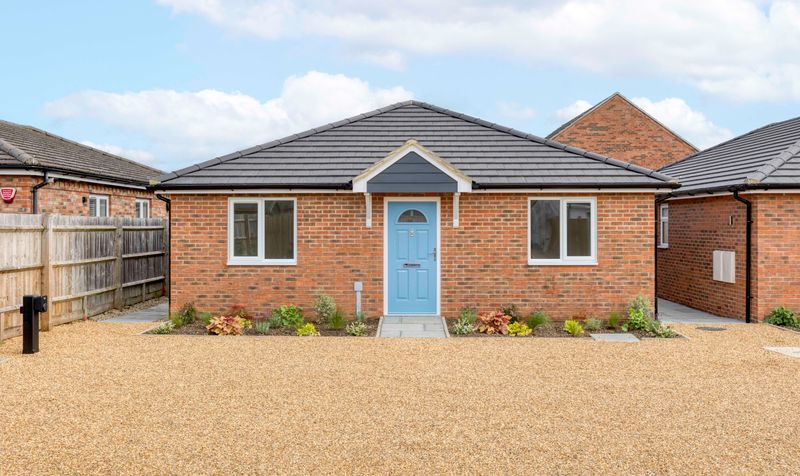 3 Bedroom Bungalow For Sale – Broad Street, SG17