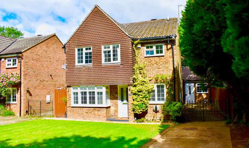 Beauclare Close, Leatherhead, KT22