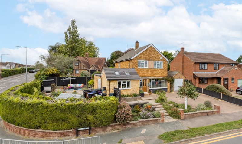 4 Bedroom House For Sale – Broadmead, Hitchin, SG4