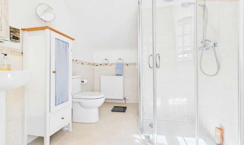 Village Road, Christleton, CH3