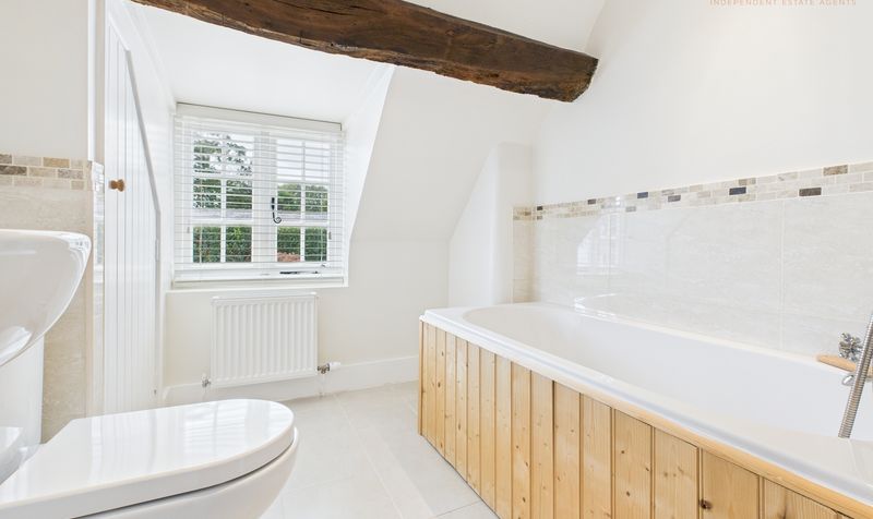 Village Road, Christleton, CH3