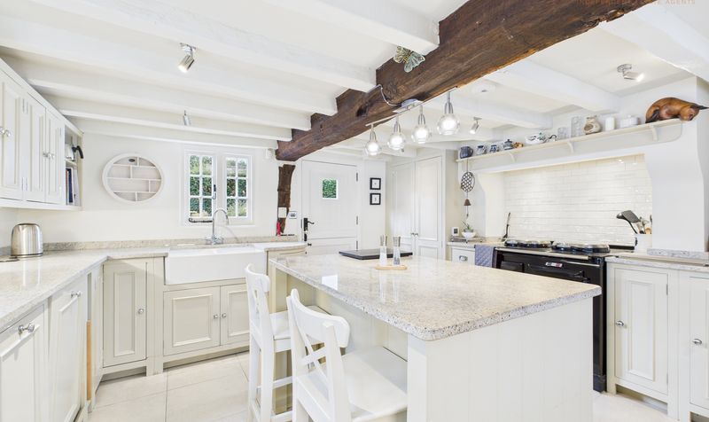 Village Road, Christleton, CH3