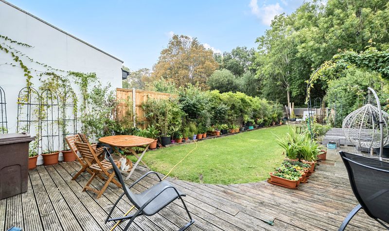 The Greenway, Epsom, KT18