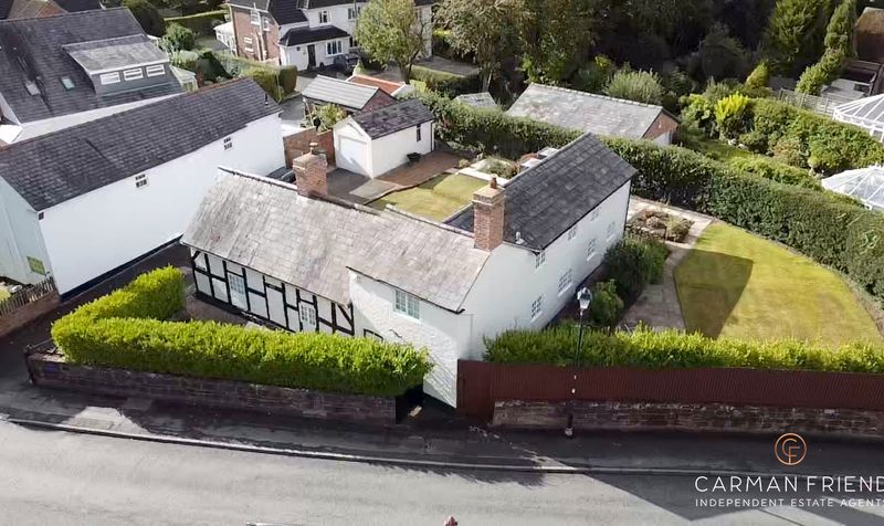 Village Road, Christleton, CH3