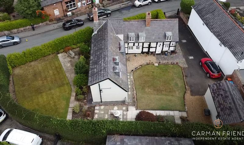 Village Road, Christleton, CH3