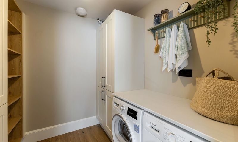 Akehurst Court, Gallop Close, KT17