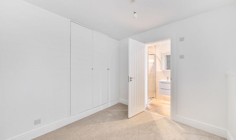 London Road, Ewell, KT17