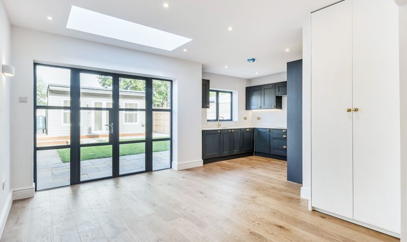 London Road, Ewell, KT17