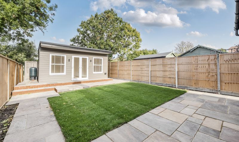 London Road, Ewell, KT17