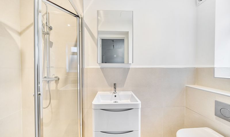 London Road, Ewell, KT17