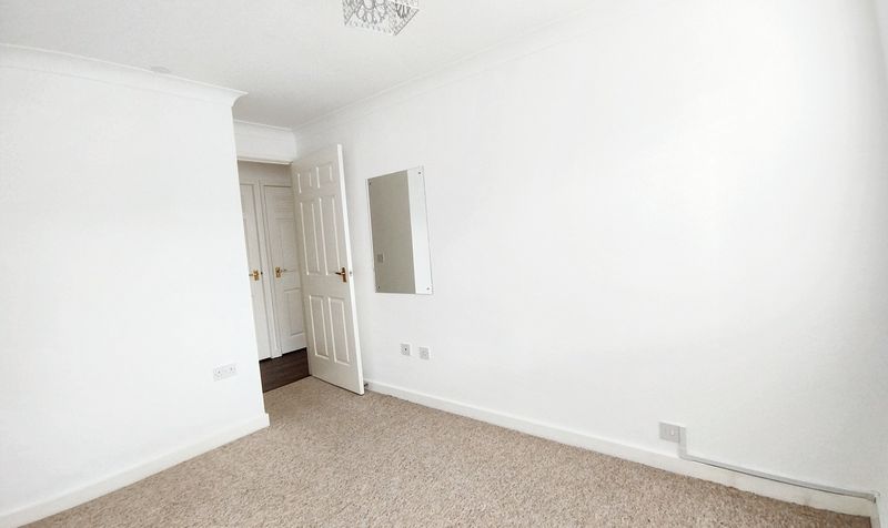 Oakmead Green, Epsom, KT18