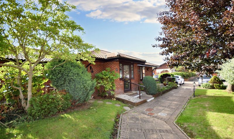 Oakmead Green, Epsom, KT18