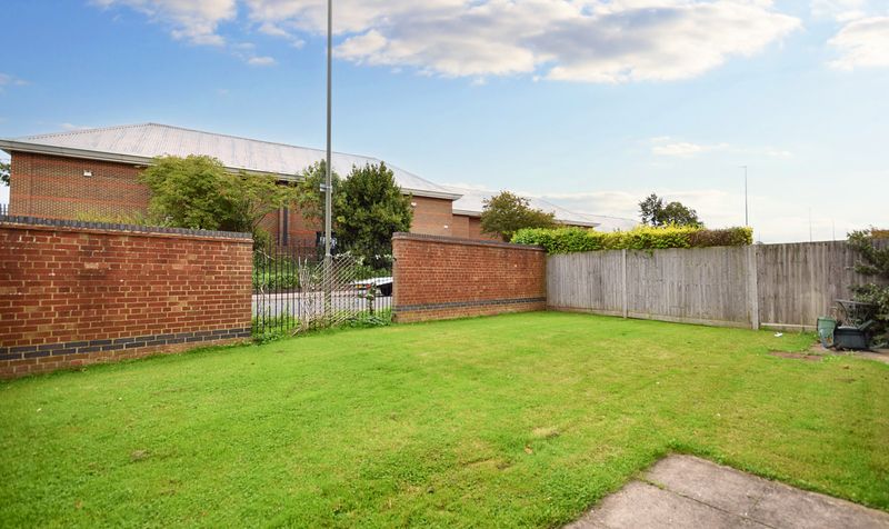 Farriers Road, Epsom, KT17