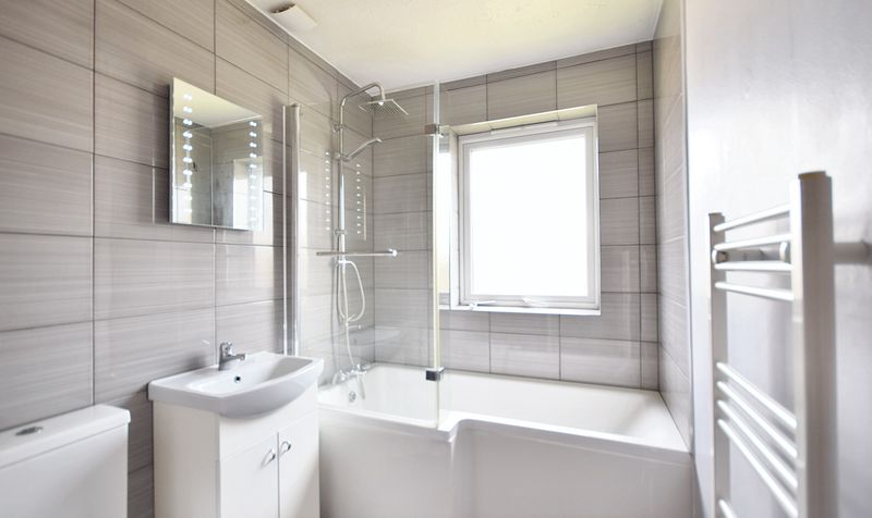 Farriers Road, Epsom, KT17