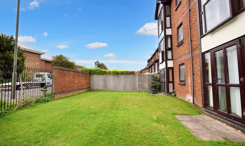 Farriers Road, Epsom, KT17