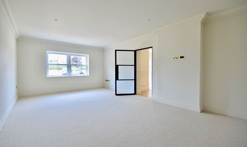 Ashtead Woods Road, Ashtead, KT21