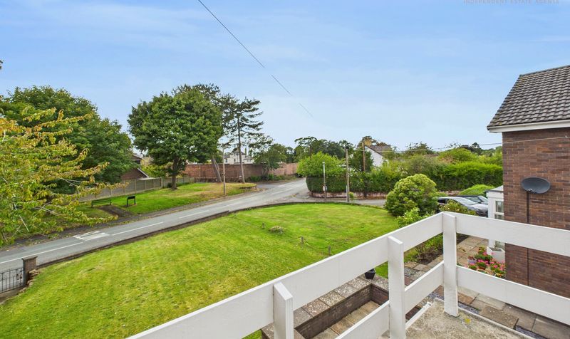 Upton Lane, Upton, CH2