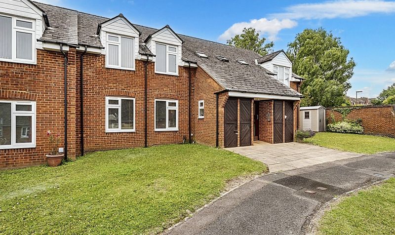 Henbit Close, Rowan Mead Henbit Close, KT20