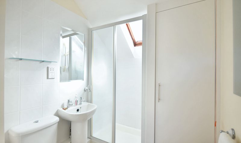 Henbit Close, Rowan Mead Henbit Close, KT20