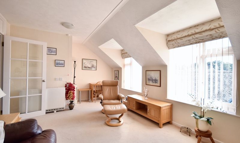 Henbit Close, Rowan Mead Henbit Close, KT20