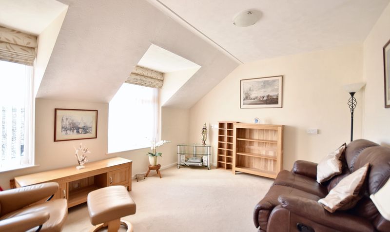 Henbit Close, Rowan Mead Henbit Close, KT20