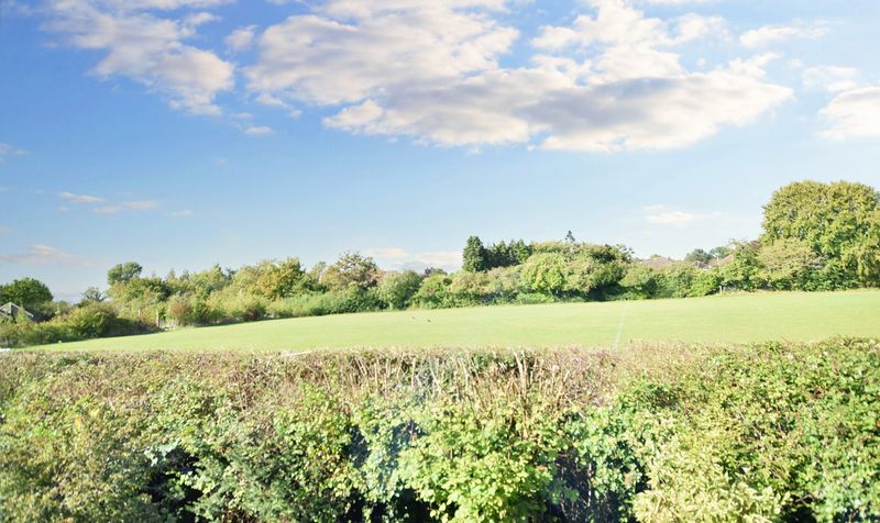 Henbit Close, Rowan Mead Henbit Close, KT20