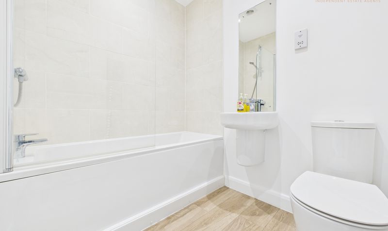 Duke Grove, Saighton, CH3