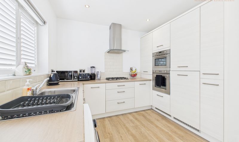 Duke Grove, Saighton, CH3