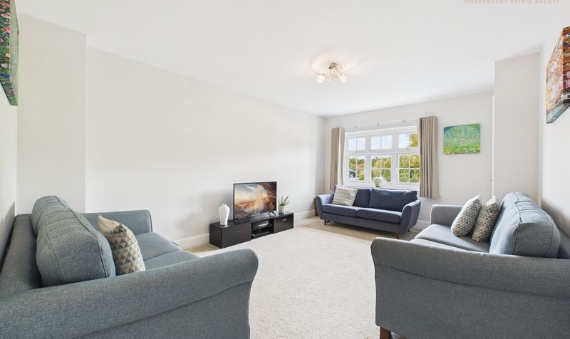 Duke Grove, Saighton, CH3