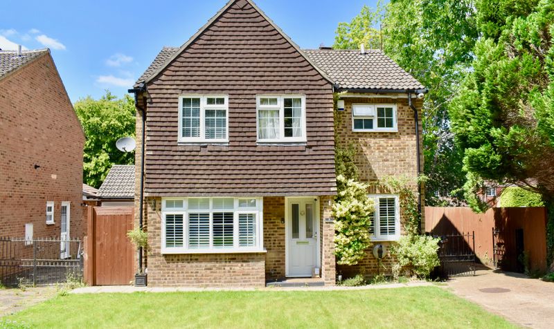 Beauclare Close, Leatherhead, KT22