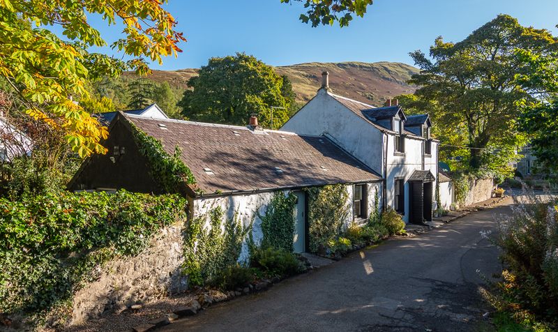 2 Knowehead Road, Campsie Glen