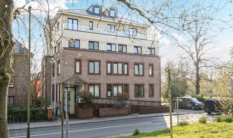 South Street, Epsom, KT18