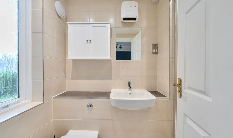 Guildford Road, Fetcham, KT22