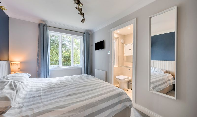 Guildford Road, Fetcham, KT22